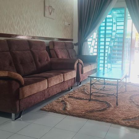 Вилла Anjung Klia House 31 With Neflix Бантинг Экстерьер фото